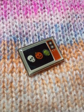 Halloween 3 Season Of The Witch TV Screen Metal Lapel Pin Horror 80s Scream Gore